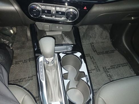 Used 2024 Chevrolet Trax ACTIV w/ Sunroof Package image 23