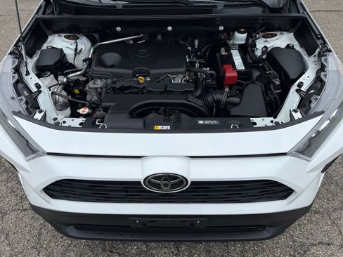 Used 2019 Toyota RAV4 LE w/ Carpet Mat Package FWD image 34