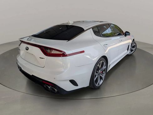 Used 2018 Kia Stinger GT2 RWD image 3
