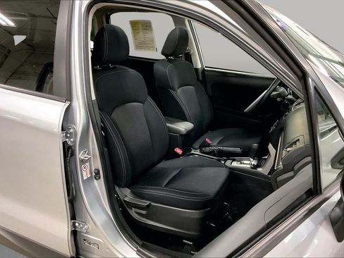 Used 2014 Subaru Forester 2.5i Premium w/ All-Weather Package AWD/4WD image 9