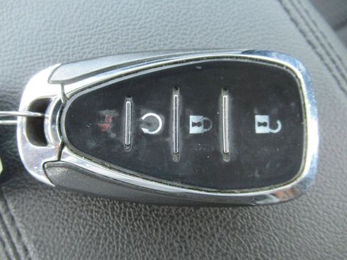 Used 2023 Chevrolet Bolt LT FWD image 29