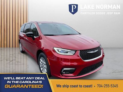 New 2026 Chrysler Pacifica Select
