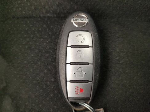 Used 2017 Nissan Murano SV w/ Premium Plus Package image 32