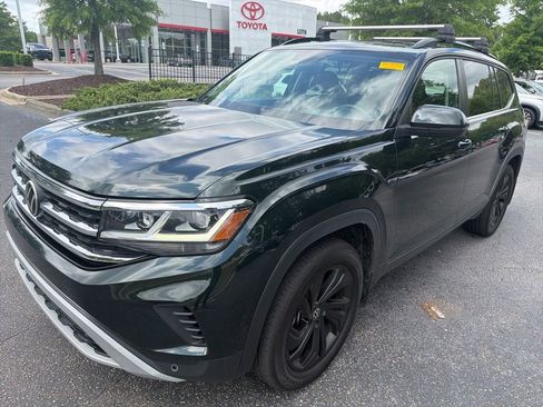 Used 2022 Volkswagen Atlas SE w/ Panoramic Sunroof Package FWD image 2
