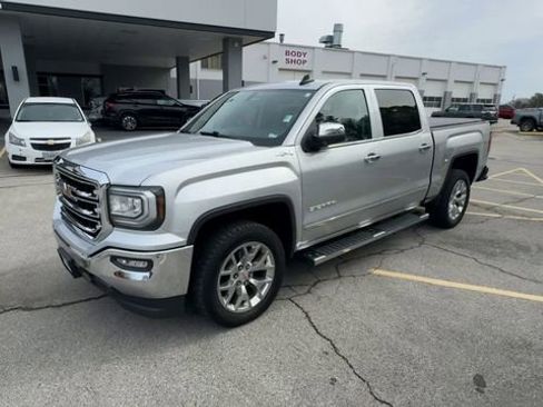Used 2018 GMC Sierra 1500 SLT w/ SLT Premium Package image 4