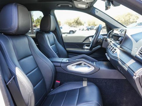 Used 2022 Mercedes-Benz GLS 450 4MATIC image 16