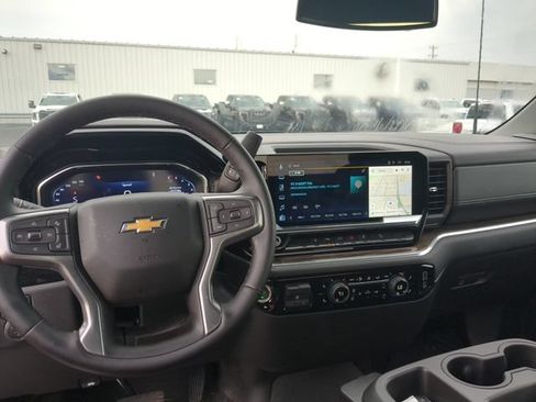 Used 2025 Chevrolet Silverado 3500 LT AWD/4WD image 15