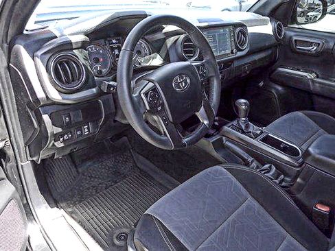 Used 2023 Toyota Tacoma TRD Sport AWD/4WD image 12