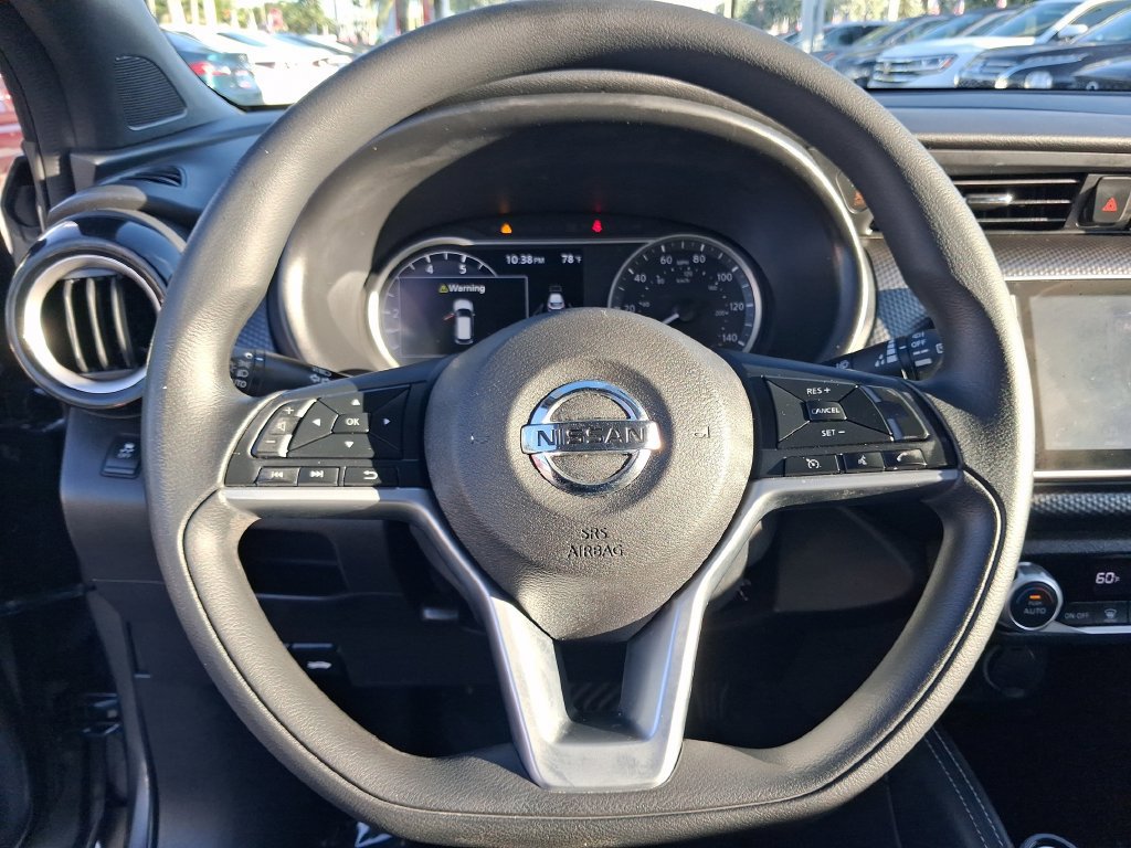 Certified 2019 Nissan Kicks SV FWD image 17