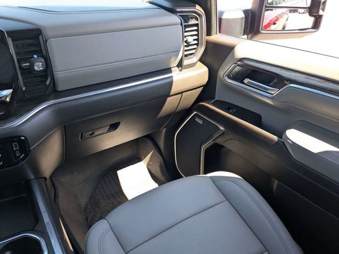 Used 2025 Chevrolet Silverado 2500 LTZ w/ LTZ Premium Package AWD/4WD image 17