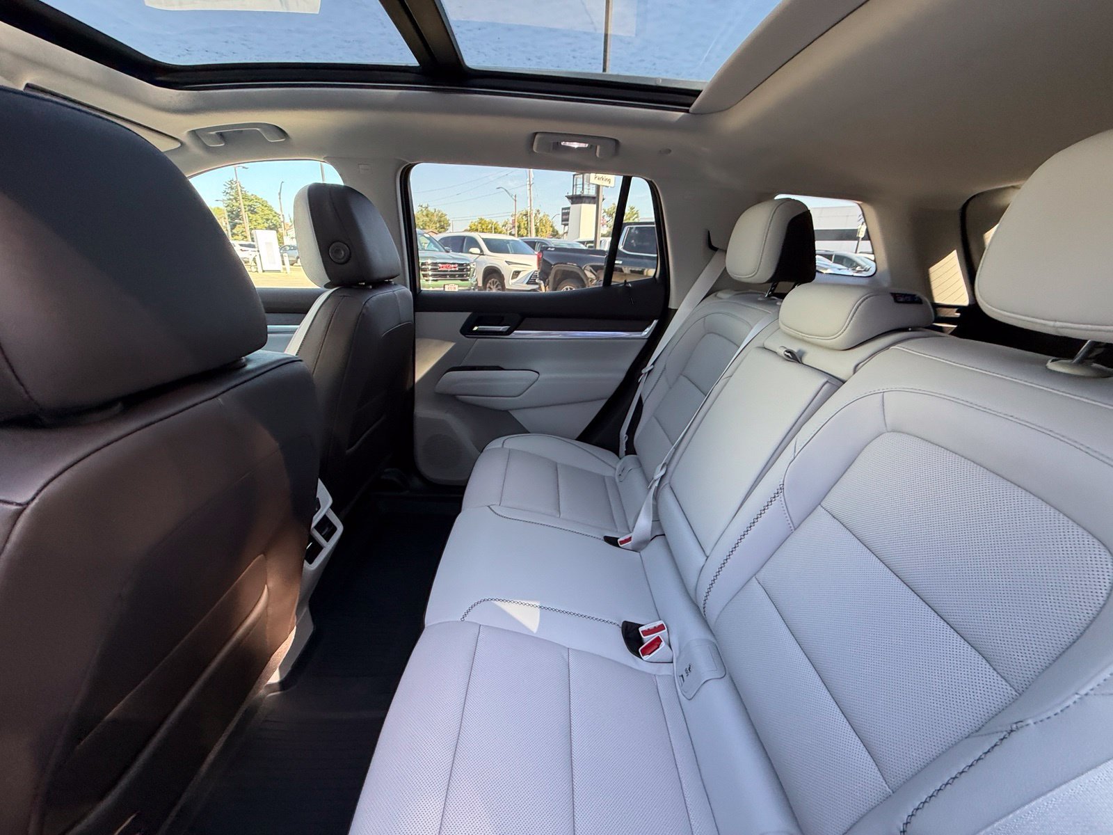 New 2027 GMC Terrain Denali w/ LPO, Floor Liner Package AWD/4WD image 5