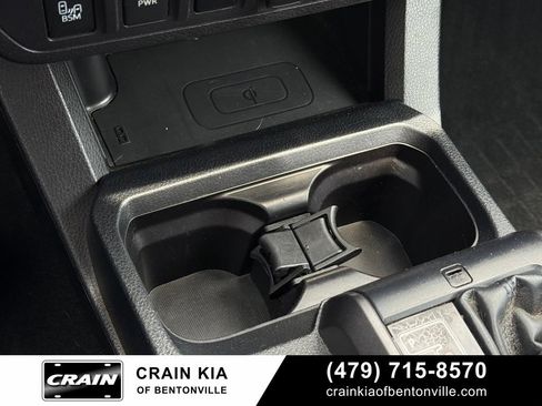 Used 2019 Toyota Tacoma TRD Off-Road w/ Technology Package AWD/4WD image 15