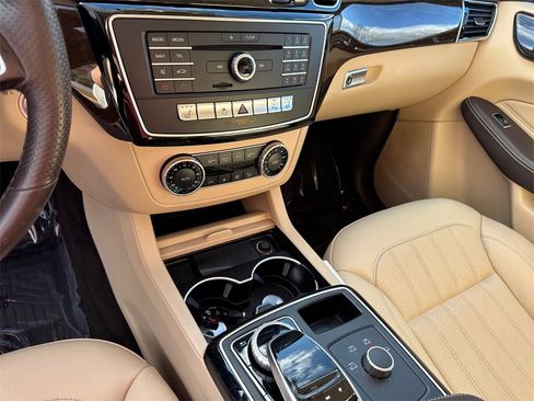 Used 2018 Mercedes-Benz GLE 350 w/ Premium 1 Package image 30