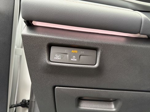 New 2026 Volkswagen Tiguan SEL R-Line image 17