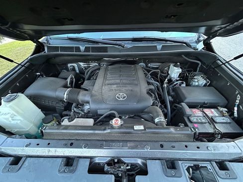 Used 2021 Toyota Tundra SR5 w/ SR5 Upgrade Package AWD/4WD image 10