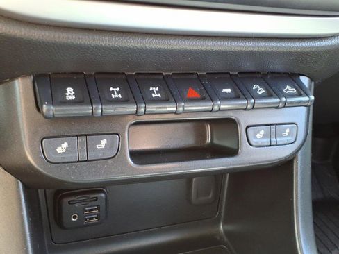 Used 2021 Chevrolet Colorado ZR2 AWD/4WD image 16