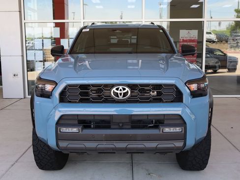 Used 2025 Toyota 4Runner TRD Off-Road Premium w/ Tow Technology Package AWD/4WD image 2