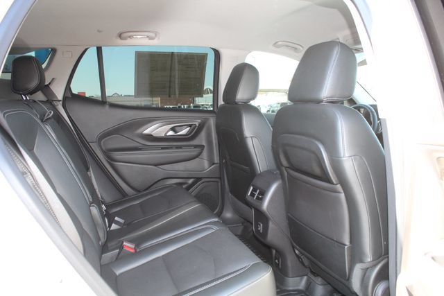 Used 2024 GMC Terrain SLT w/ Infotainment Package II FWD image 17
