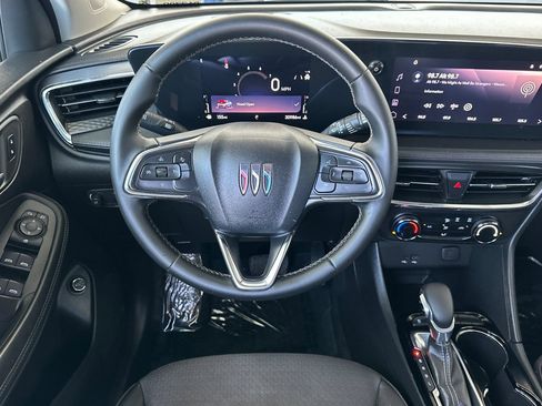 Certified 2025 Buick Encore GX Preferred FWD image 17