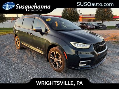 Used 2024 Chrysler Pacifica Pinnacle w/ Trailer Tow Group