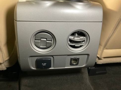 Used 2011 Ford F150 Lariat w/ Lariat Chrome Pkg image 17