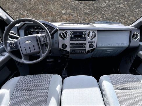 Used 2016 Ford F250 XLT w/ XLT Premium Package image 14