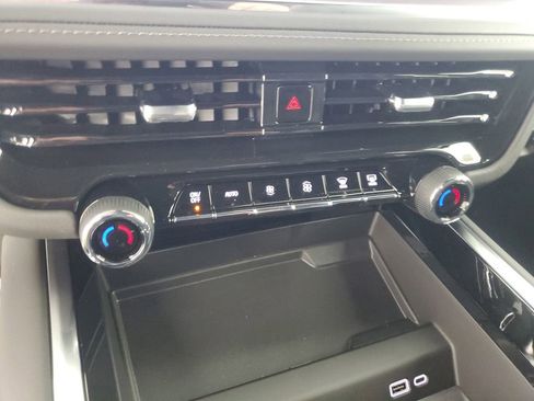 New 2026 Chevrolet Tahoe LS image 18