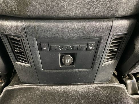 Used 2017 RAM 1500 Laramie w/ Convenience Group AWD/4WD image 17