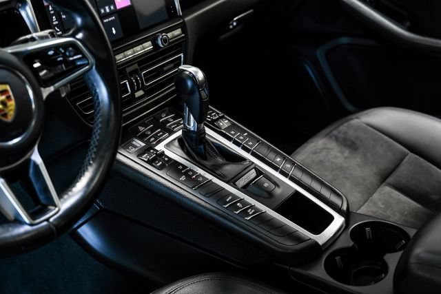 Used 2020 Porsche Macan AWD/4WD image 25
