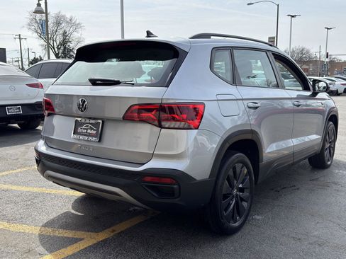 Used 2022 Volkswagen Taos S image 8
