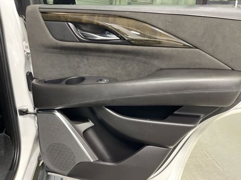 Used 2019 Cadillac Escalade Platinum AWD/4WD image 13