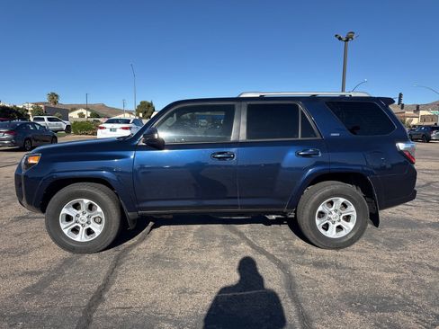 Used 2017 Toyota 4Runner SR5 image 2