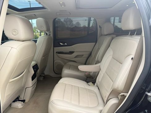 Used 2021 GMC Acadia Denali w/ Denali Technology Package FWD image 16