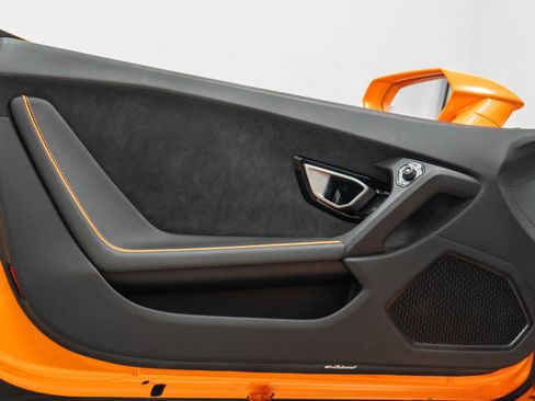 Used 2020 Lamborghini Huracan EVO image 42