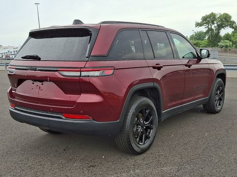 Certified 2025 Jeep Grand Cherokee Altitude AWD/4WD image 6