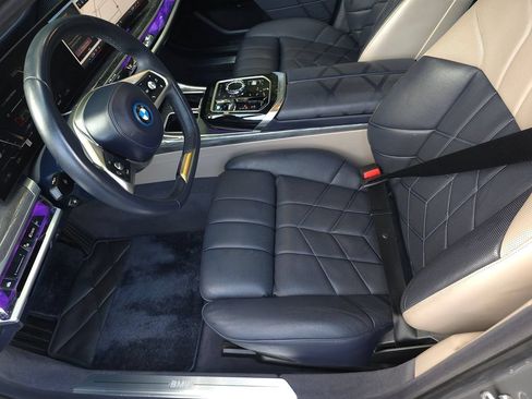 Used 2024 BMW i7 eDrive50 w/ Executive Package RWD image 13