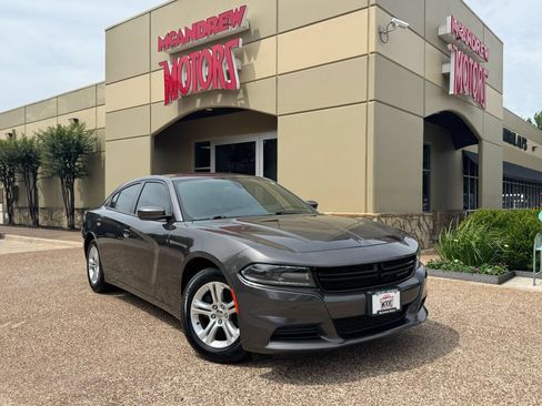 Used 2021 Dodge Charger SXT RWD image 1