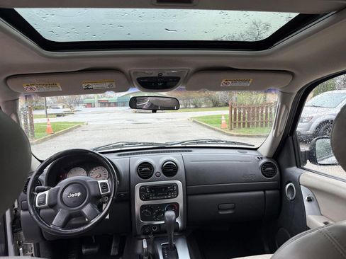 Used 2002 Jeep Liberty Limited image 17