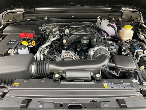 New 2025 Jeep Gladiator Sport image 24