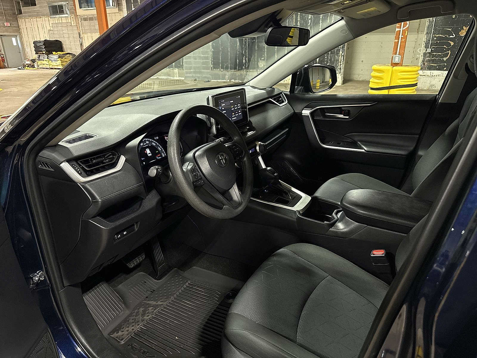 Certified 2025 Toyota RAV4 XLE AWD/4WD image 28