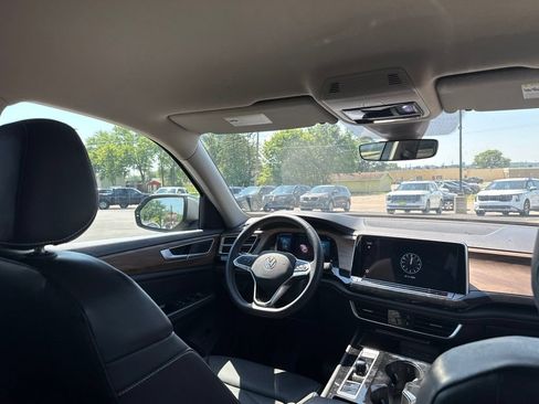 Used 2024 Volkswagen Atlas SE AWD/4WD image 27