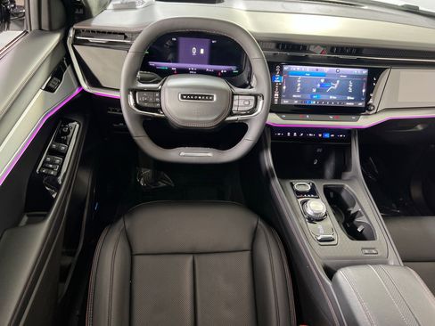 Used 2024 Jeep Wagoneer Launch Edition image 24