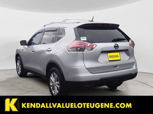 Used 2016 Nissan Rogue SV w/ SV Premium Package AWD/4WD image 3