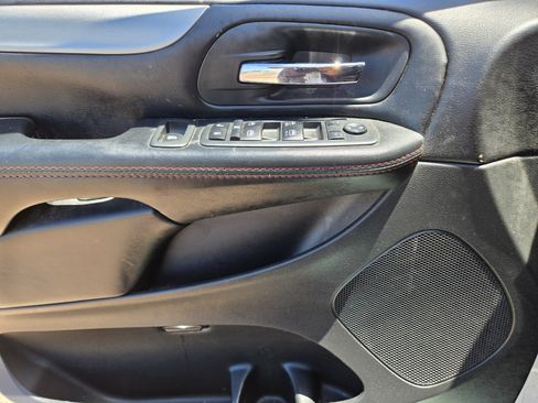 Used 2019 Dodge Grand Caravan GT FWD image 14