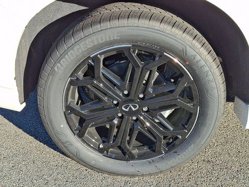 New 2026 INFINITI QX80 4WD image 5