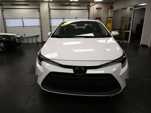 Certified 2024 Toyota Corolla LE image 2