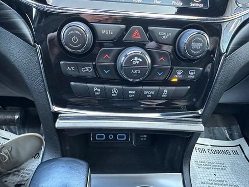 Used 2021 Jeep Grand Cherokee Laredo X AWD/4WD image 30