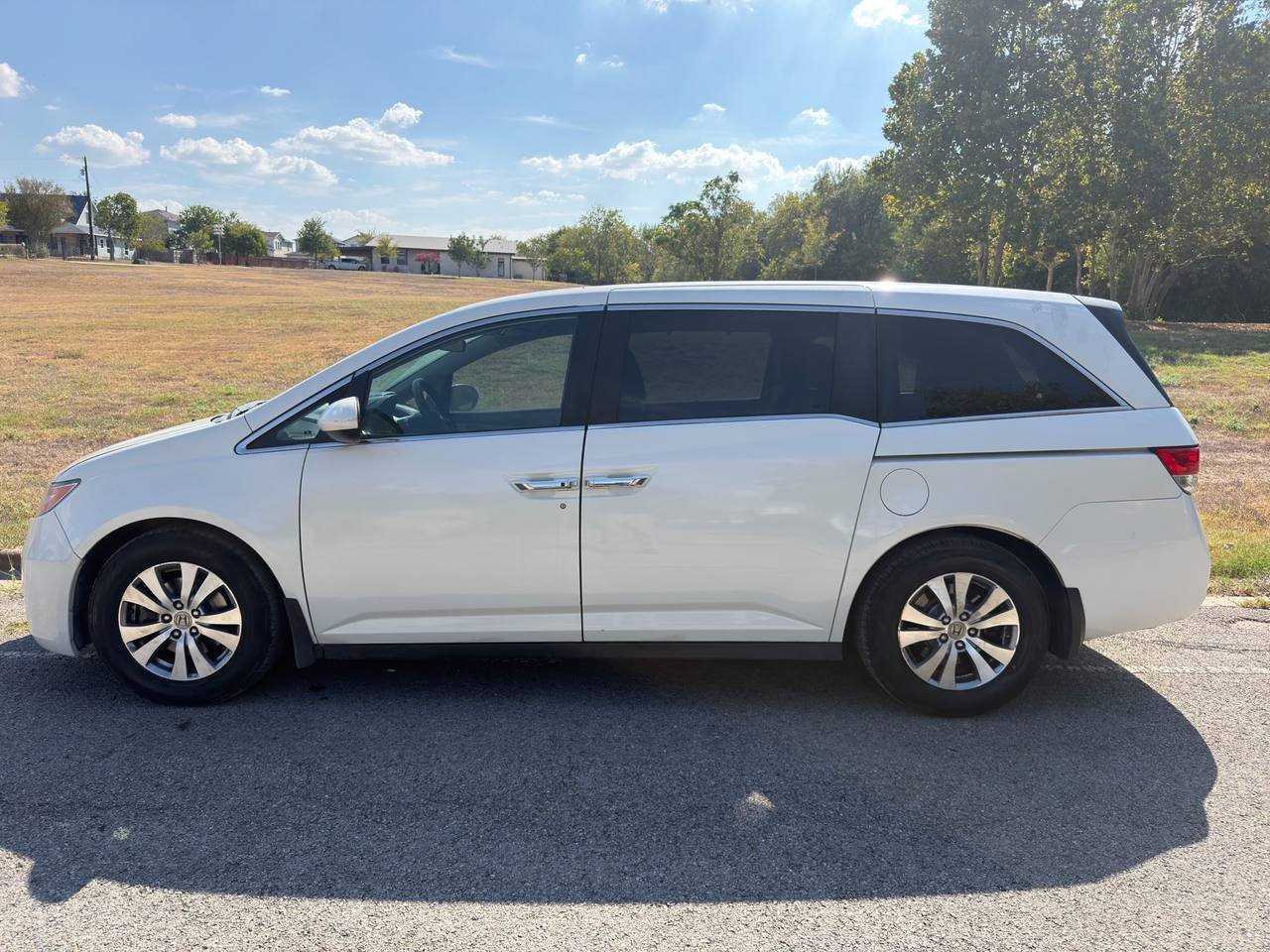 Used 2015 Honda Odyssey EX image 1