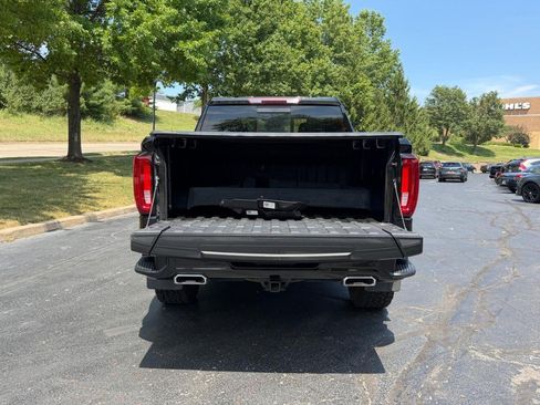 Used 2025 GMC Sierra 1500 AT4 w/ AT4 Premium Package AWD/4WD image 4