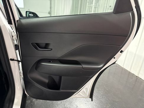 Used 2025 Hyundai Kona SEL AWD/4WD image 15